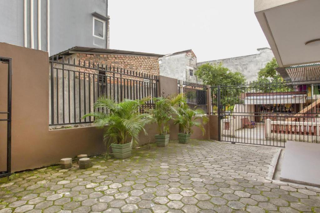 Reddoorz Syariah Near Transmart Mall Palembang Luaran gambar