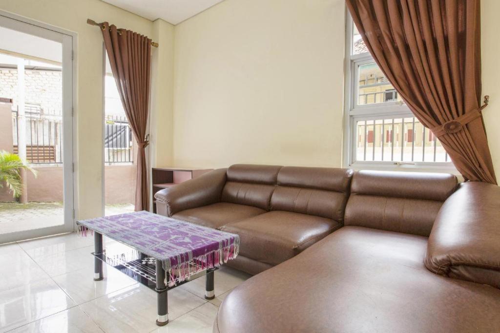 Reddoorz Syariah Near Transmart Mall Palembang Luaran gambar